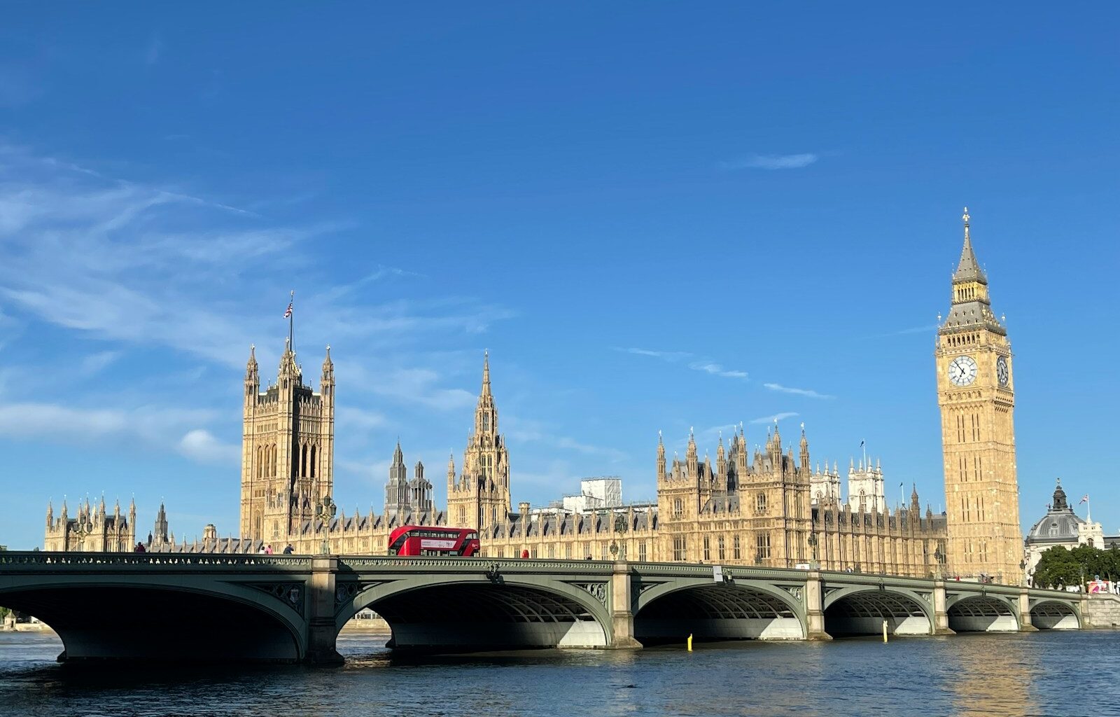 UK industry battles ‘commercial research exception’ AI plan