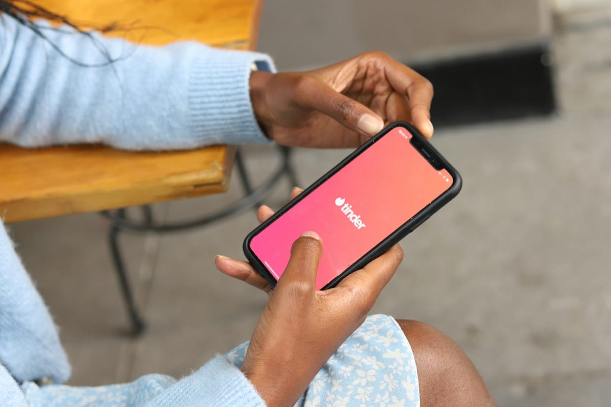 Tinder Plans to Let AI Scan Your Camera Roll
