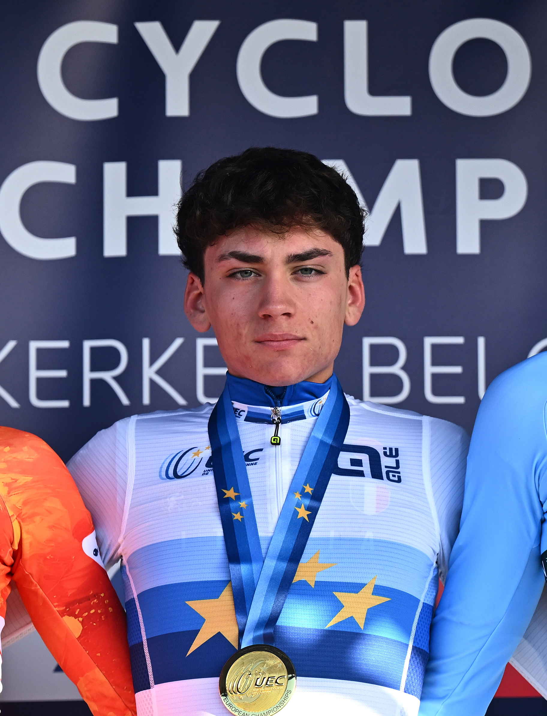 Mattia Agostinacchio poses with medal