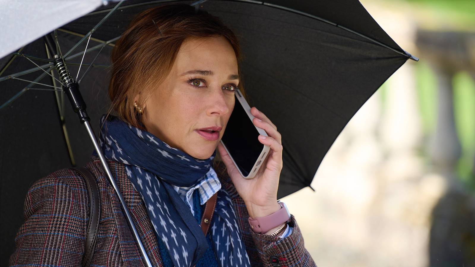 Hulu's New Sci-Fi Movie Has Critics & Audiences Very Divided On Rotten Tomatoes