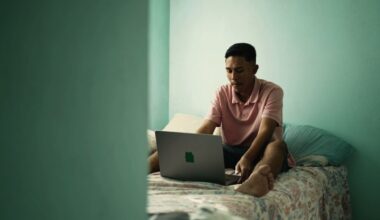 What Cults Teach Us About the Manosphere