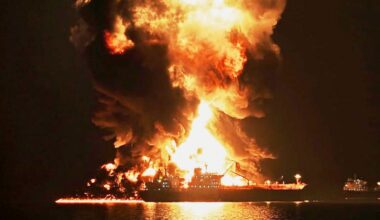 Midget subs and kamikaze drone boats - how Iran blocks the Strait of Hormuz | World News