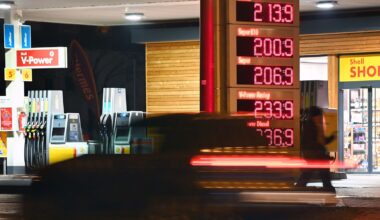 US central bank predicts inflation rise from Iran war as oil prices surge again | Money News