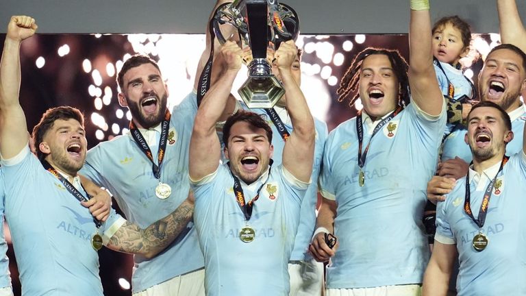 France celebrate with the Six Nations trophy