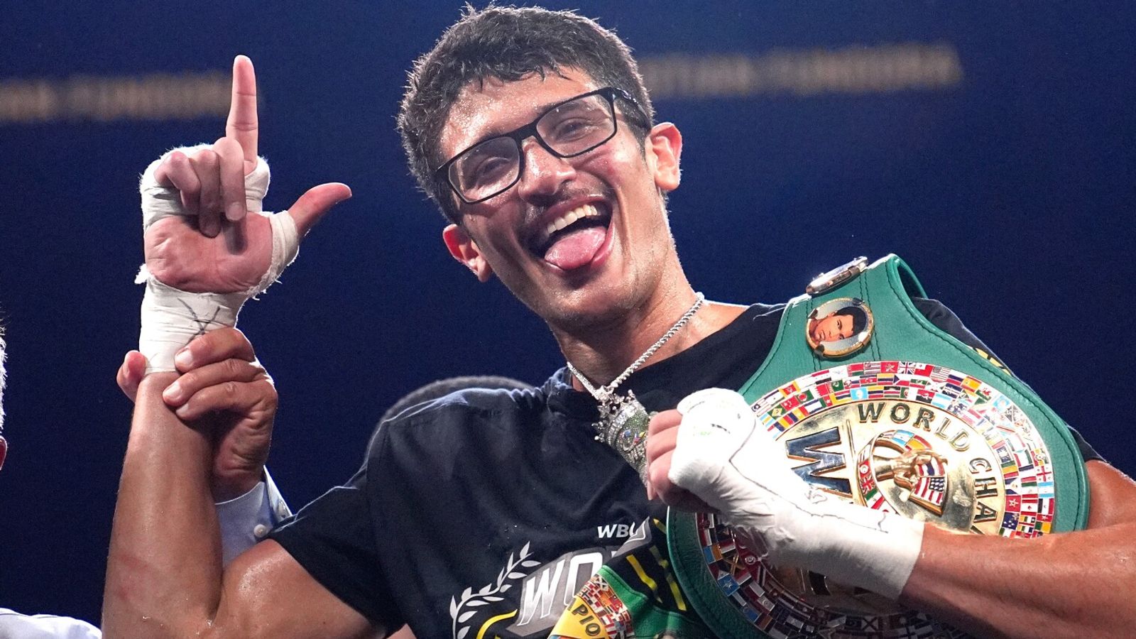 Sebastian Fundora celebrates after defeating Keith Thurman