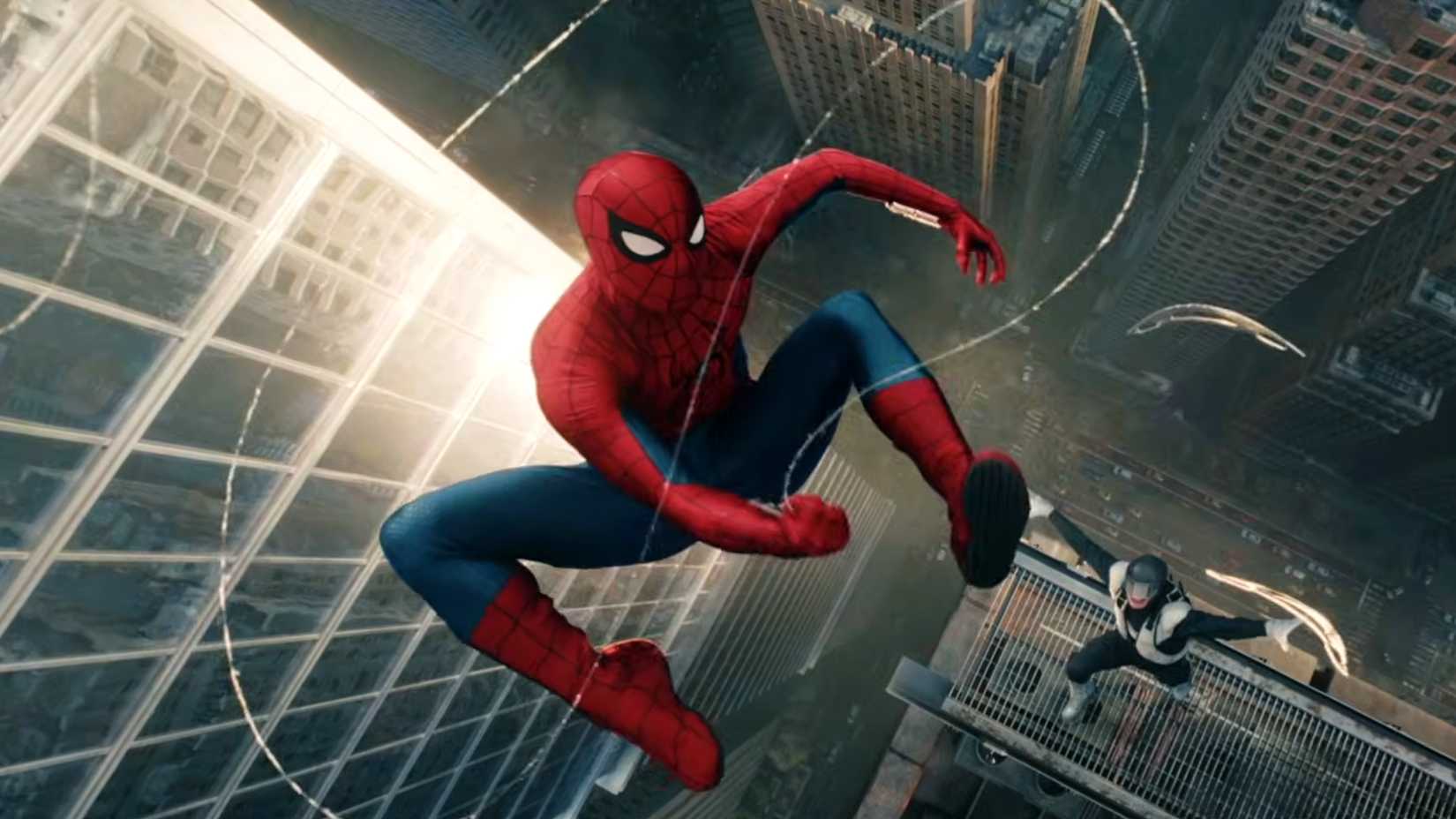 Spider-Man swinging with Boomerang throwing boomerangs at him in Spider-Man: Brand New Day