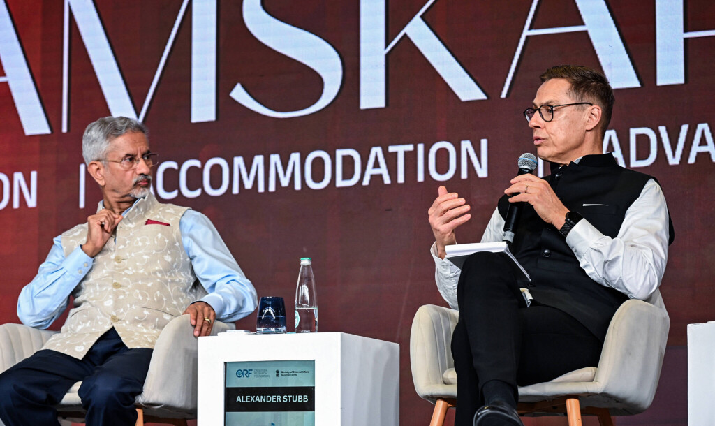 Indiens Außenminister Subrahmanyam Jaishankar und Finnlands Präsident Alexander Stubb bei der Raisina-Konferenz am 7. März 20226 in Delhi
