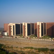 Exterior of Surat Diamond Bourse