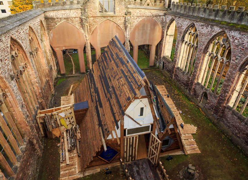 theaster-gates-sanctum-temple-church-bristol-designboom-03