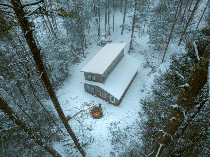 Self-built house by Ethan Abitz