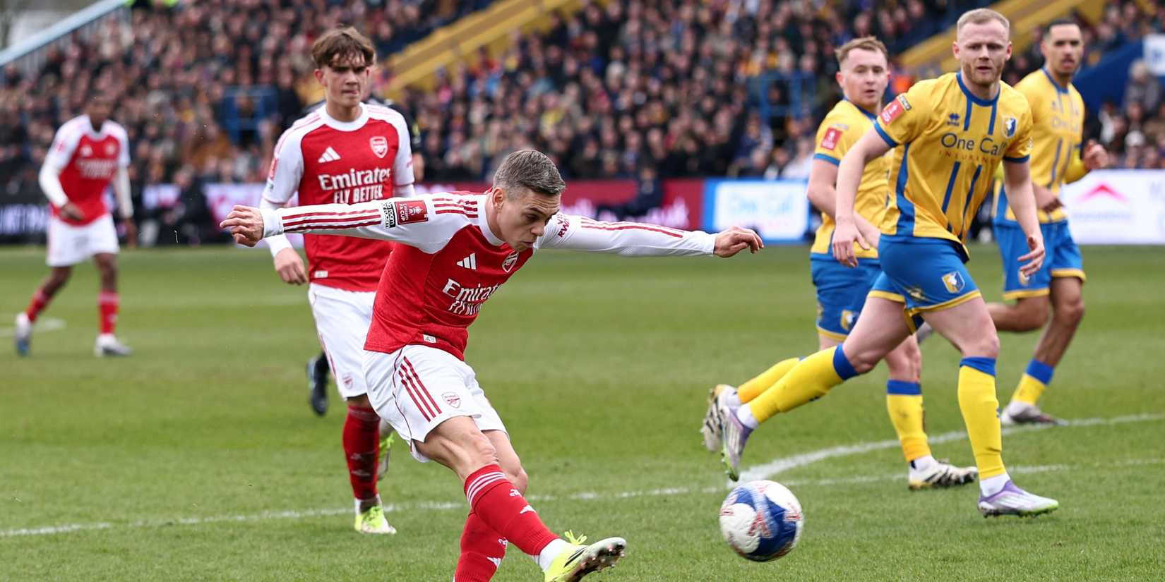 Trossard-Arsenal-Mansfield