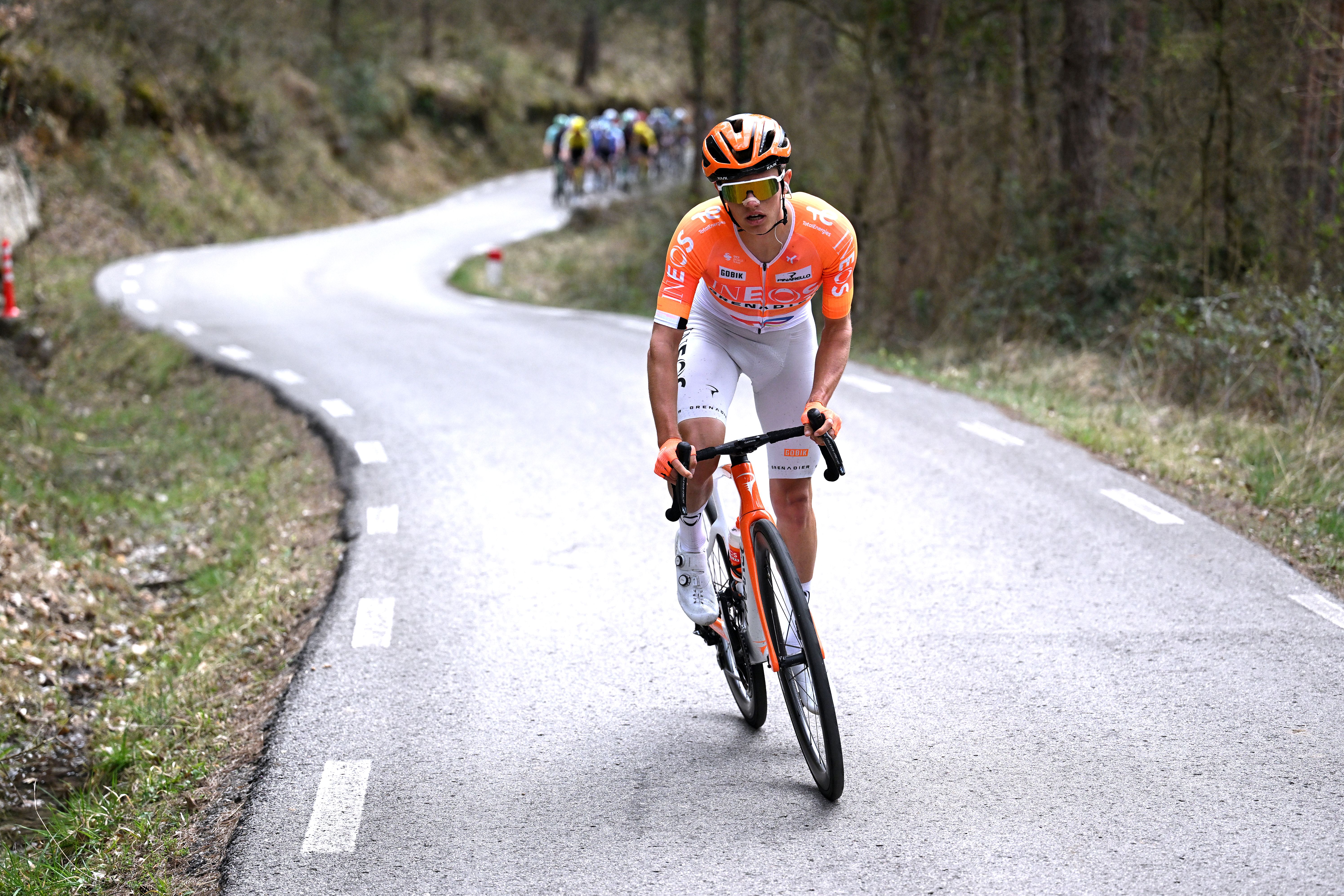 QUERALT, SPAIN - MARCH 28: Oscar Onley of Great Britain and Team INEOS Grenadiers attacks during the 105th Volta a Catalunya 2026, Stage 6 a 158.2km stage from La Berga to Queralt 1133m / #UCIWT / on March 28, 2026 in Queralt, Spain. (Photo by Szymon Gruchalski/Getty Images)