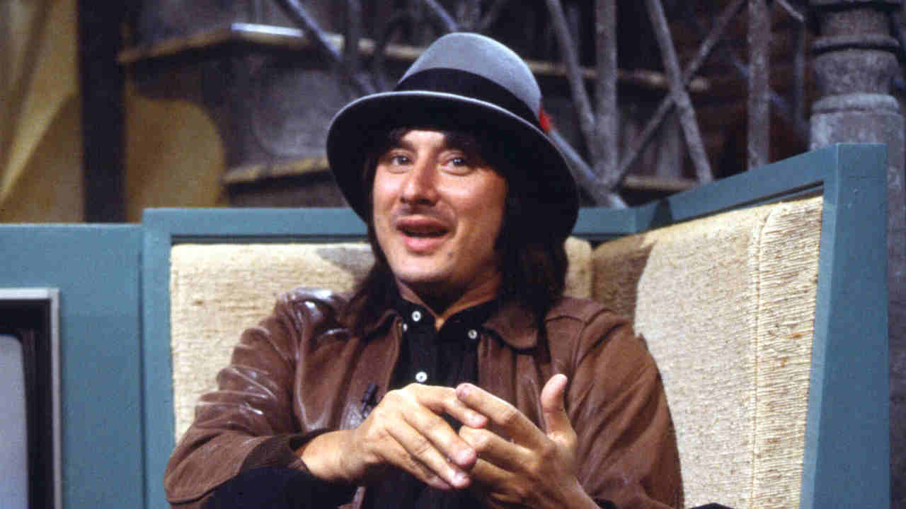 Steve Perry being interview on MTV in 1984