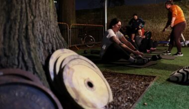 What gyms and trainers can do to get more women lifting weights