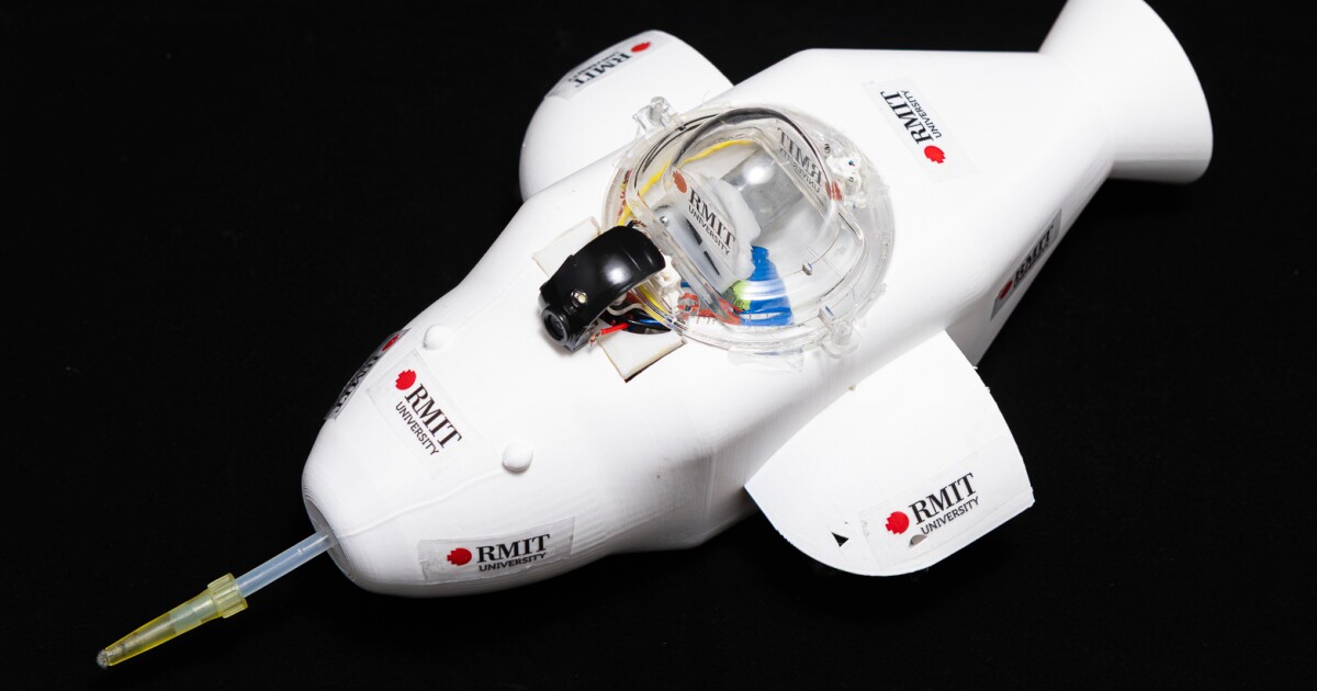 Bio-inspired robo-dolphin could soon be vacuuming oil off the sea's surface