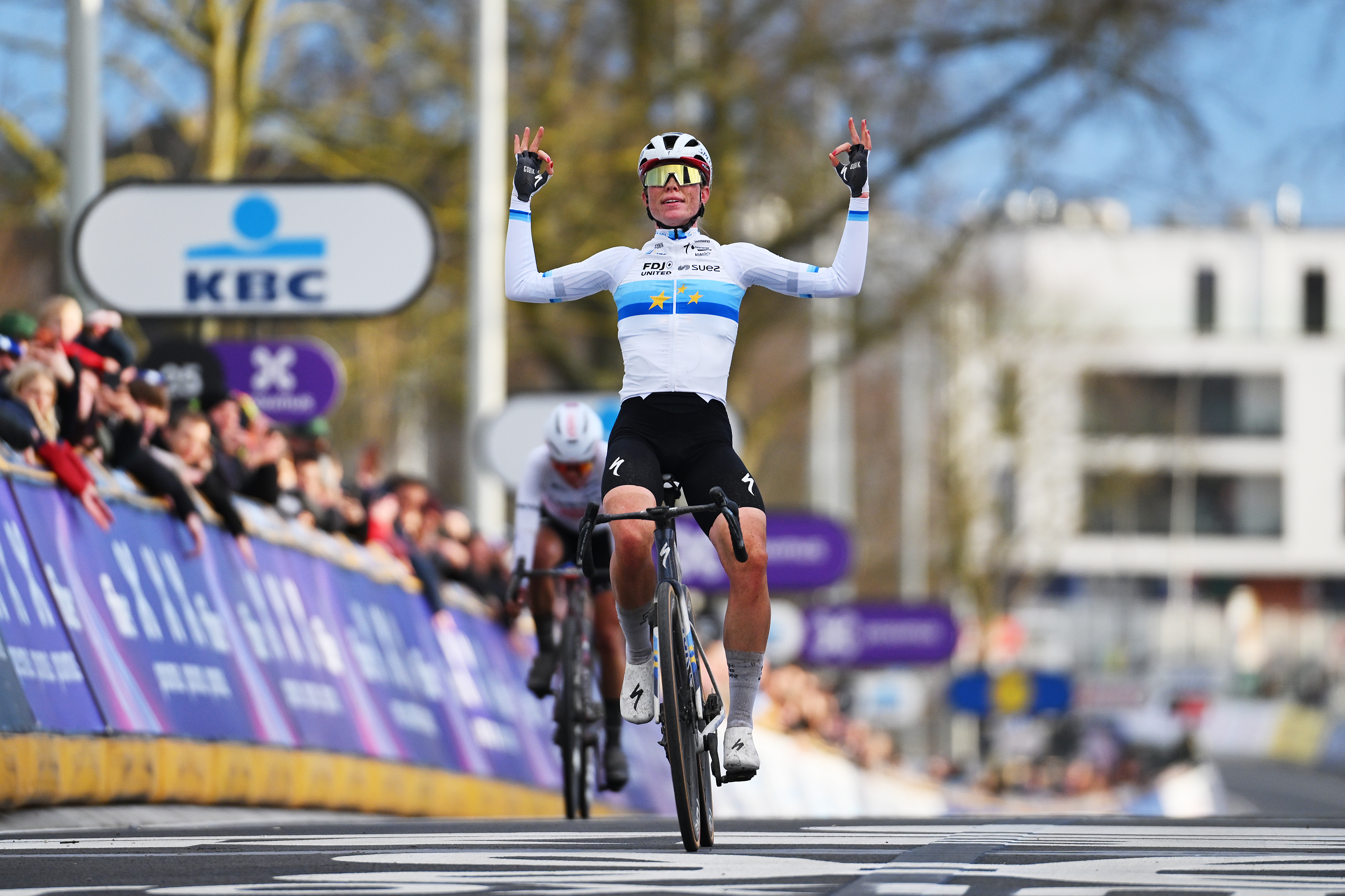 NIVONE, BELGIUM - FEBRUARY 28: Demi Vollering of Netherlands and Team FDJ United - SUEZ celebrates at finish line as race winner during the 21st Omloop Het Nieuwsblad 2026, Women&amp;apos;s Elite a 137.2km one day race from Ghent to Ninove / #UCIWWT / on February 28, 2026 in Ninove, Belgium. (Photo by Tim de Waele/Getty Images)
