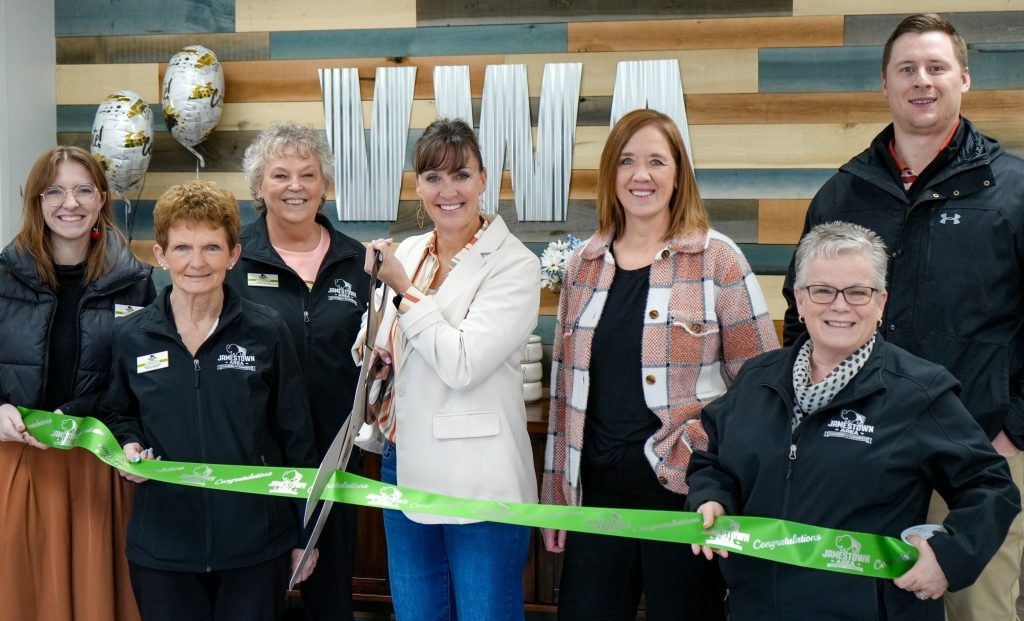 Valley Wealth Advisors Celebrates New Location, Remodel With Ribbon Cutting