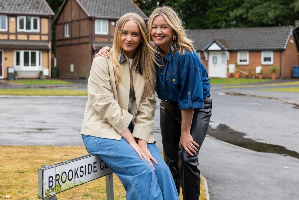 Yasmin Davies, as Esme in Hollyoaks yasmin davies, as esme in hollyoaks