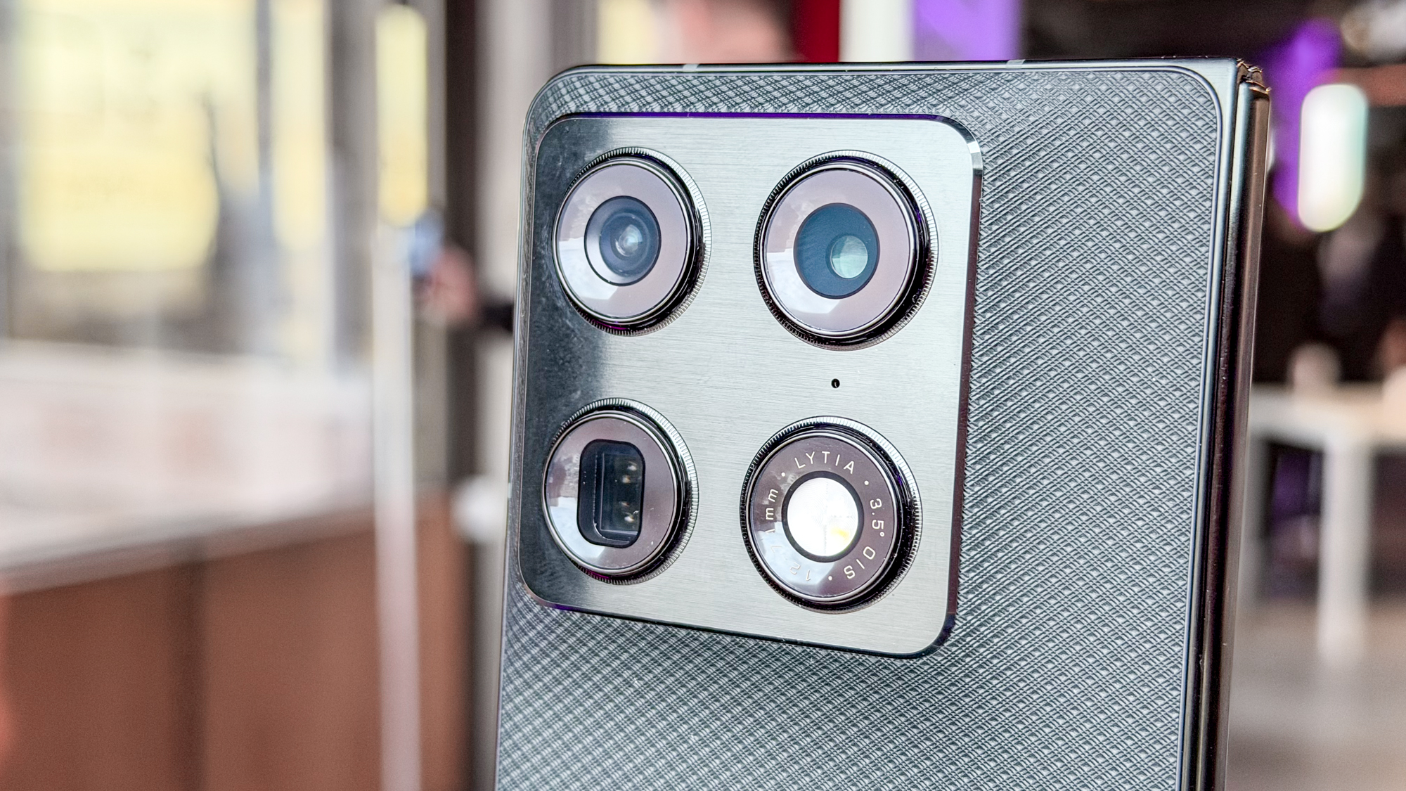 Moto Razr Fold cameras