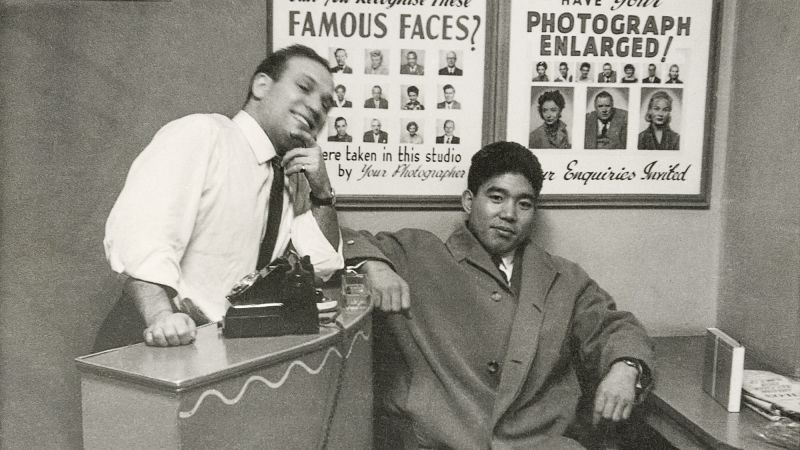 London studio photographed hundreds of celebrity passport photos