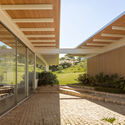 JL Residence / Kiko Castello Branco Arquitetura + Lucas Cunha - Image 2 of 31
