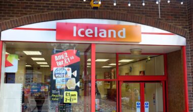 Iceland boss: Security guards should carry truncheons and pepper spray to fight retail crime