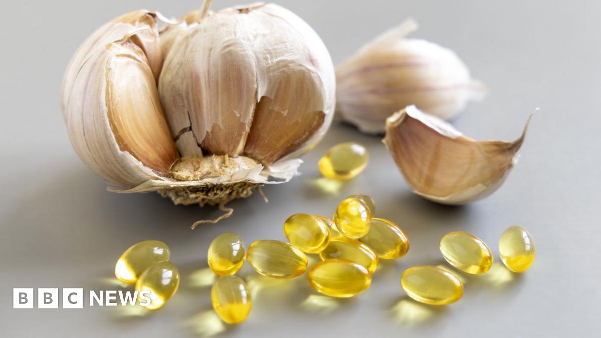 Garlic oil generic image