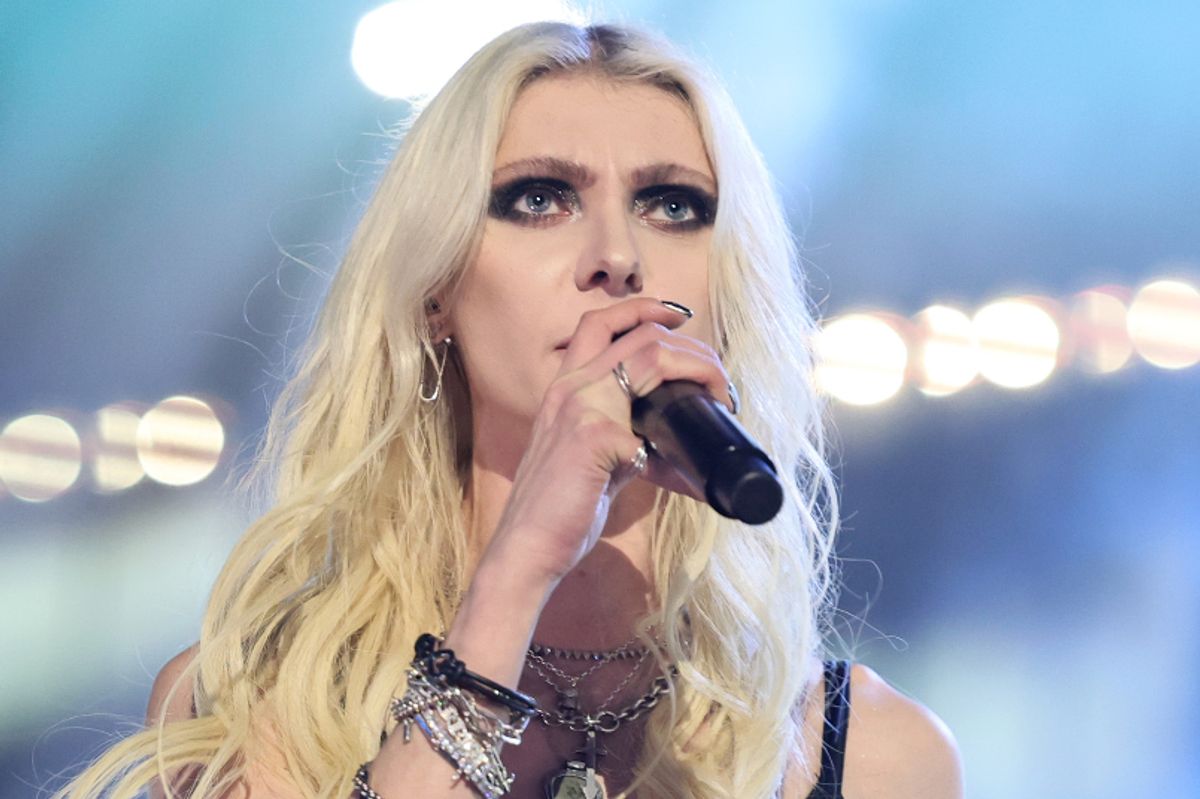 Taylor Momsen has been rushed to the hospital after being bitten by a spider
