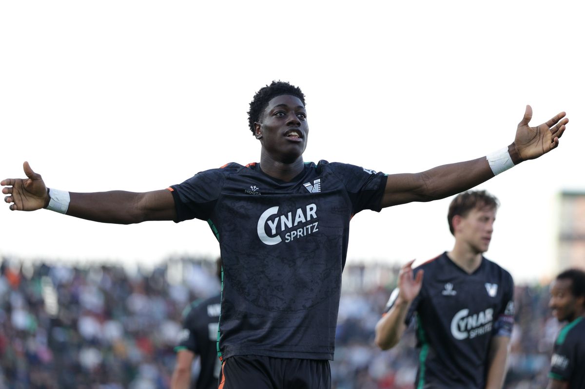 Issa Doumbia celebrates his goal against Empoli