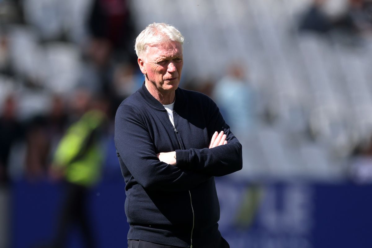 LONDON, ENGLAND - APRIL 25: David Moyes, Manager of Everton, looks on during warm ups prior to the Premier League match between West Ham United and Everton at London Stadium on April 25, 2026 in London, England. (Photo by Richard Pelham/Getty Images)