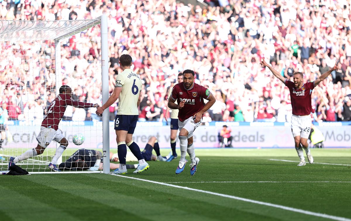 LONDON, ENGLAND - APRIL 25: Callum Wilson of West Ham United celebrates scoring his team's second goal during the Premier League match between West Ham United and Everton at London Stadium on April 25, 2026 in London, England. (Photo by West Ham United FC/West Ham United FC via Getty Images)