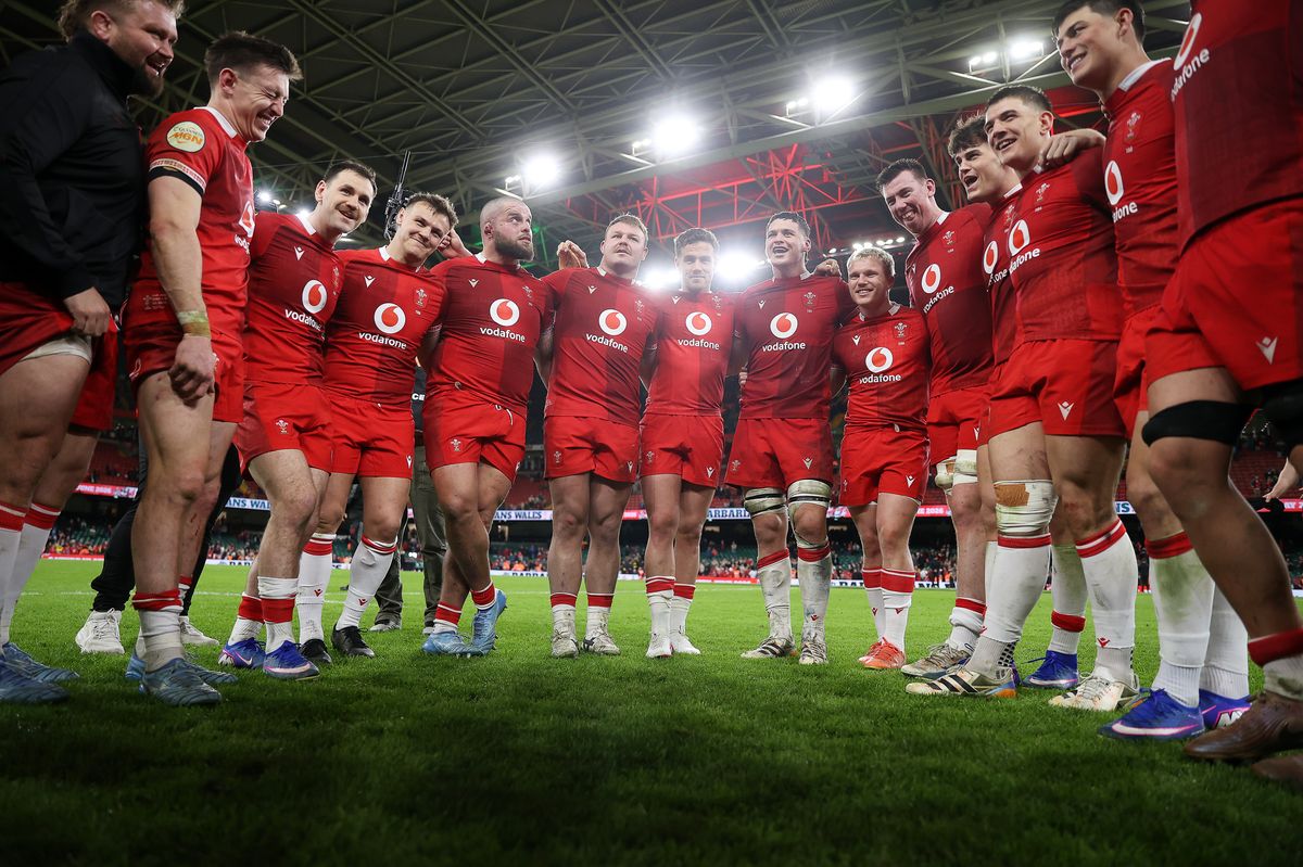 Wales' players enjoyed a well-deserved celebration after beating Italy