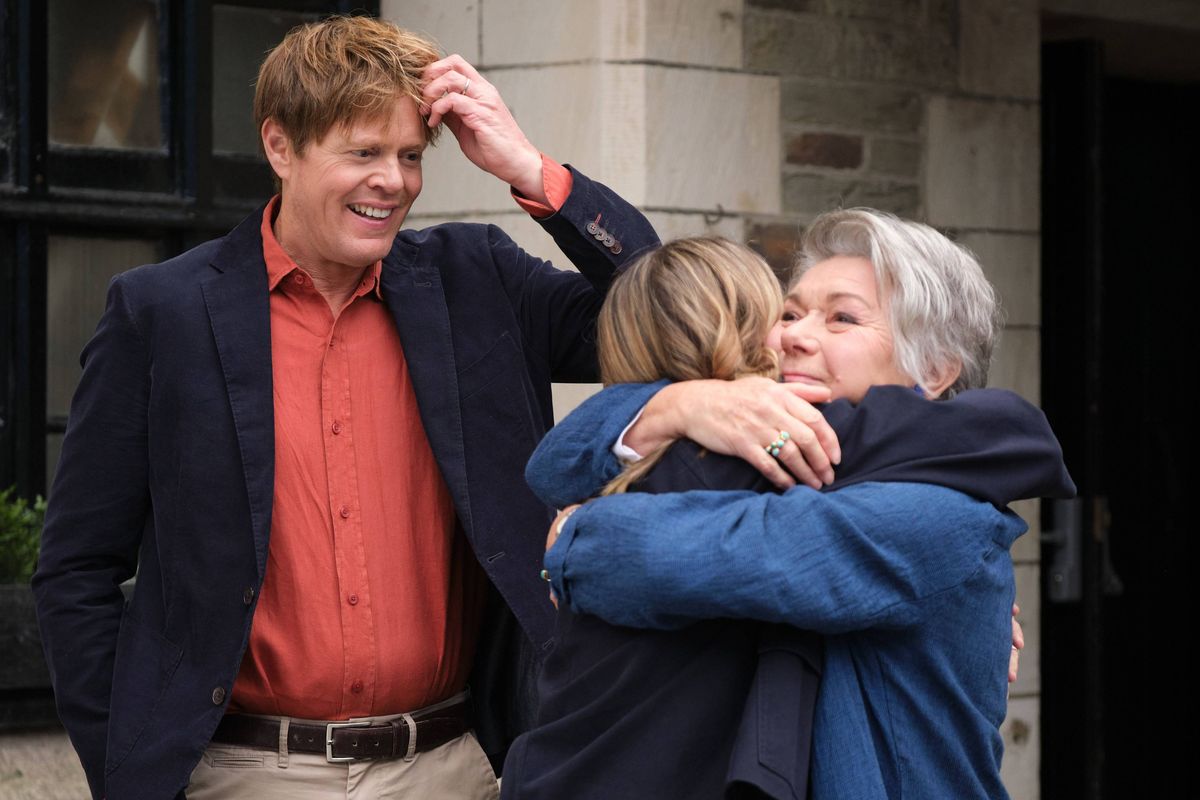 Who will Humphrey have to say goodbye to in Beyond Paradise