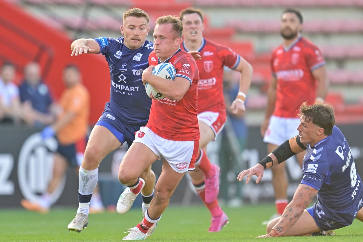 Hull KR's Jez Litten assisted the opening try for captain Elliot Minchella against Toulouse Olympique.