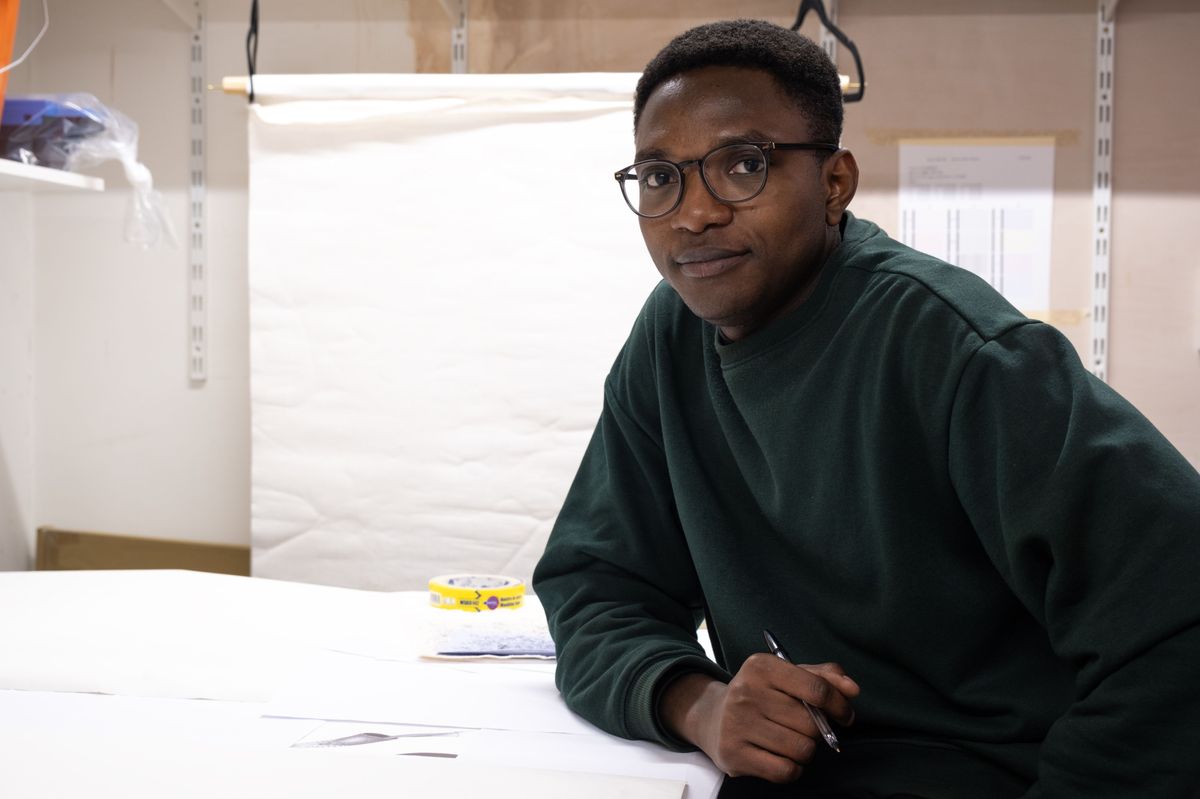 19/04/26 - A Hull gallery is presenting Daylight Comes Through the Cracks, a new exhibition by Hull-based Ghanaian artist Isaac Yeboah. Artlink Hull | 87 Gallery opens the exhibition on Saturday, May 2.