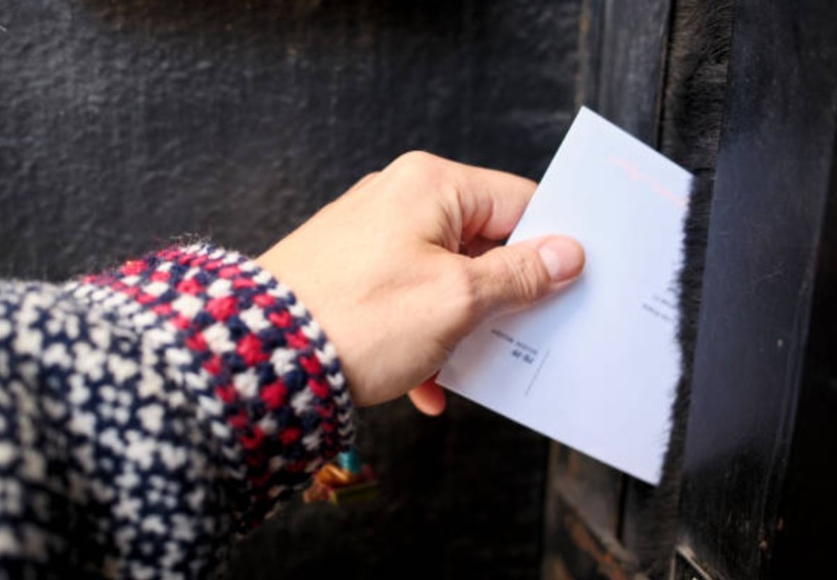 DWP urged to send letter to 'every' person in UK born before 1976