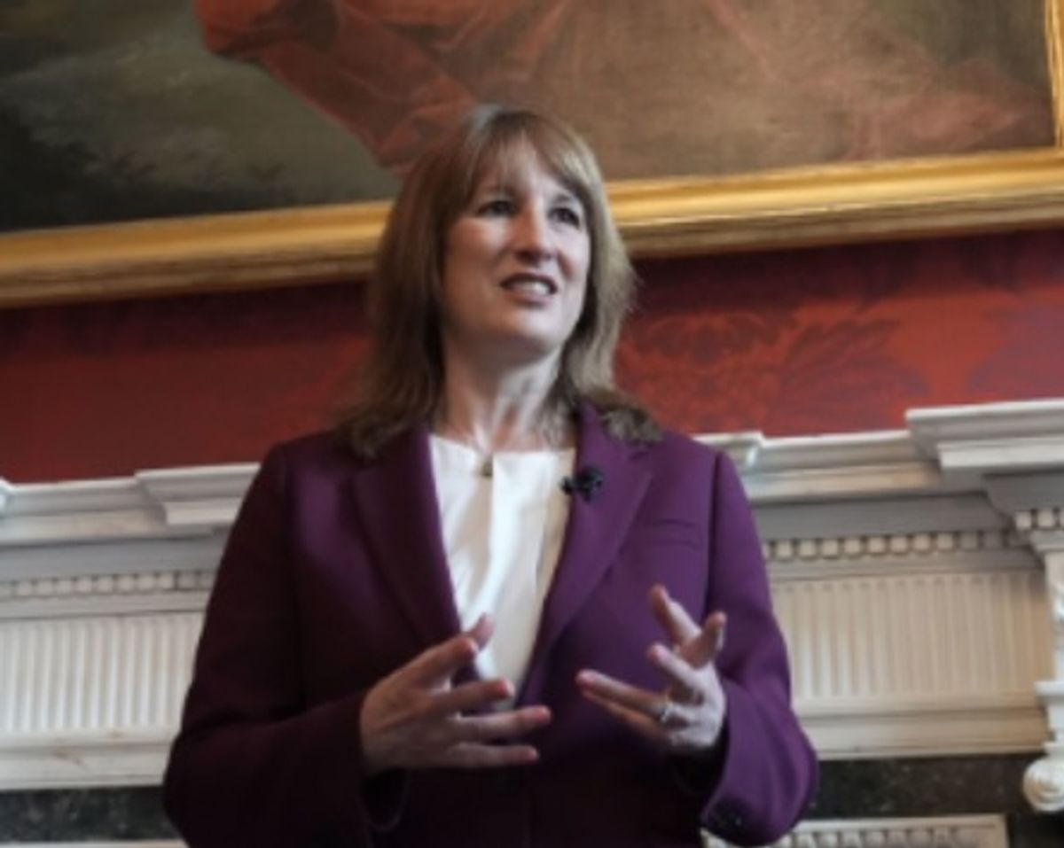 Rachel Reeves slaps EV drivers with £640 car tax bill