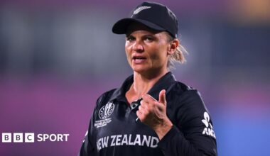 Suzie Bates of New Zealand gestures during the ICC Women's Cricket World Cup India 2025 match between New Zealand and Bangladesh