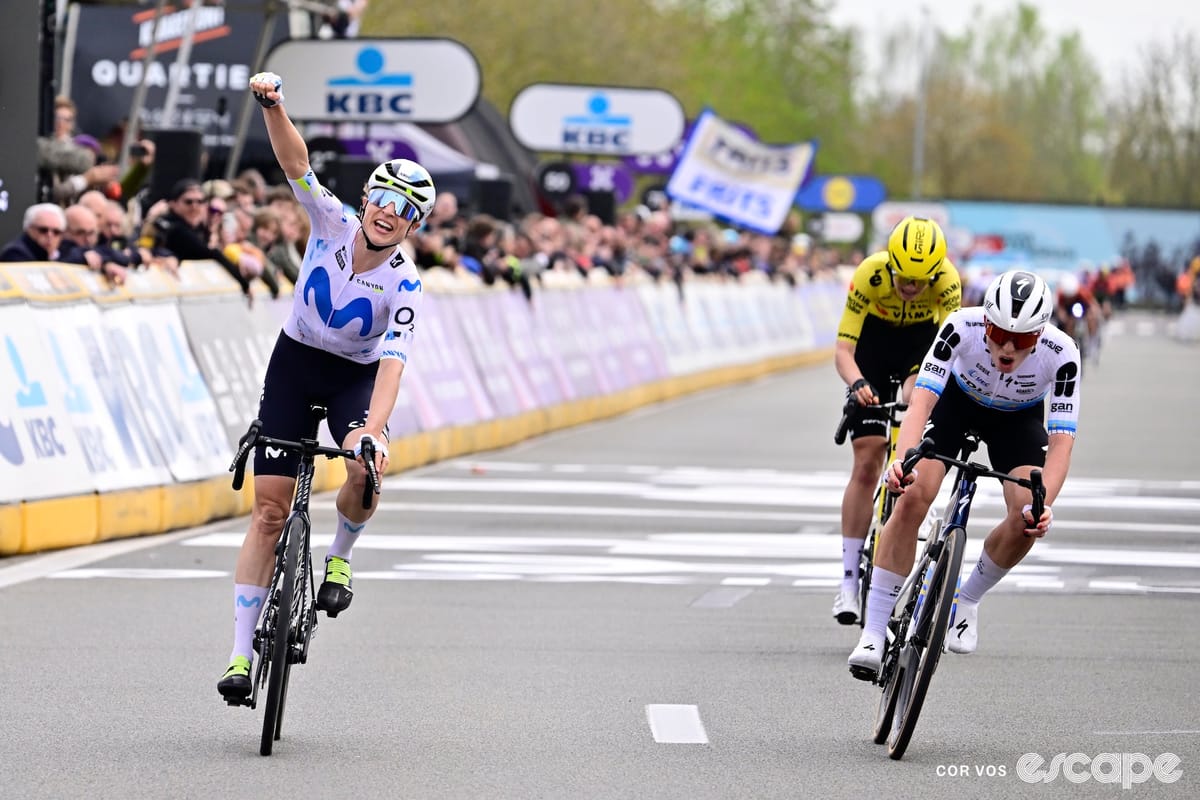 Reusser returns to racing in style with a win at Dwars door Vlaanderen