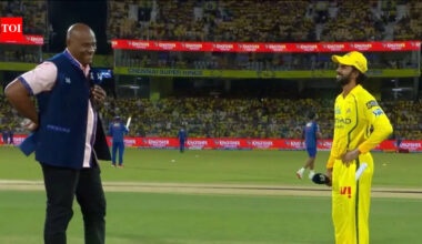 IPL: Chennai crowd forces Ian Bishop to say 'sorry' during CSK vs PBKS toss - Watch | Cricket News