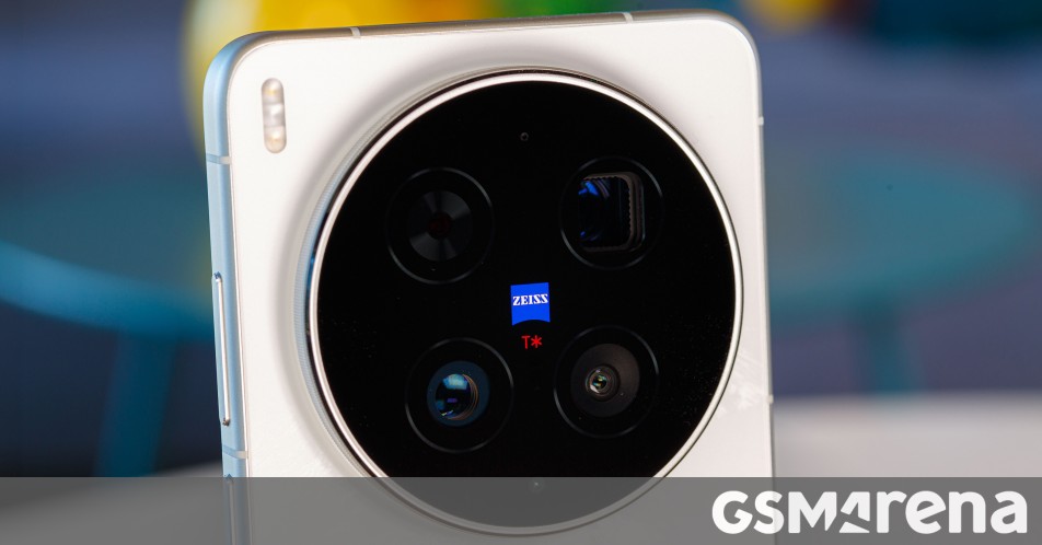 vivo X300 Ultra in for review