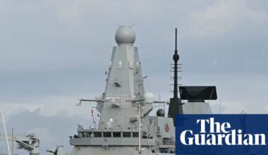 HMS Dragon docks in eastern Mediterranean after problems with water systems | Royal Navy