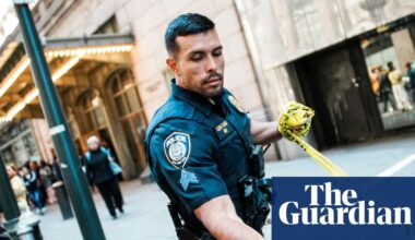 Suspect in New York subway machete attack shot and killed by police | New York
