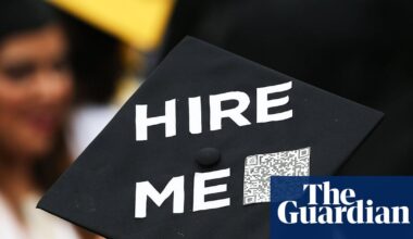 ‘I feel helpless’: college graduates can’t find entry-level roles in shrinking market amid rise of AI | US news