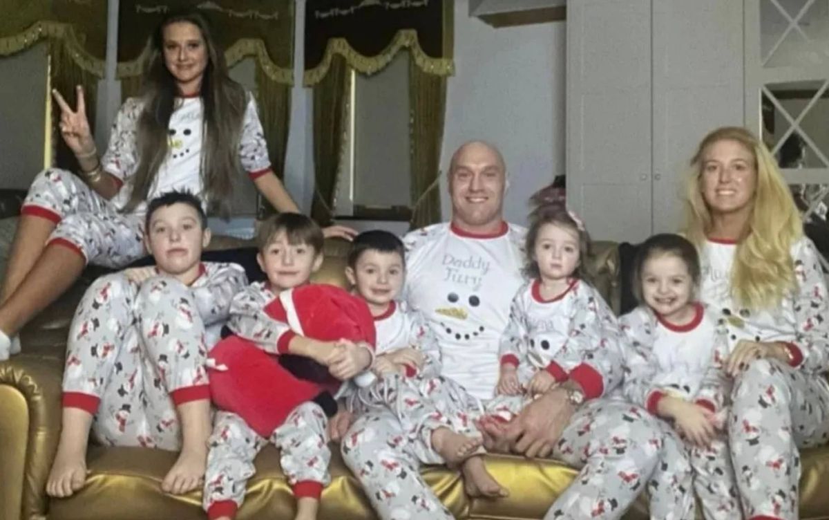 Paris and Tyson Fury with their children at Christmas