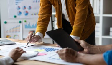 Perella Weinberg to buy UK advisory boutique Gleacher Shacklock