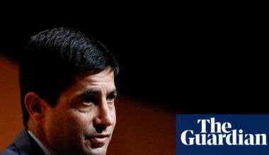 Trump pick to lead Federal Reserve has assets worth over $100m, disclosures indicate | Business