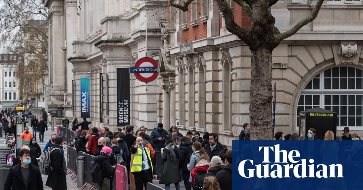 Covid jab injury payments must be urgently reformed, says inquiry chair | Covid inquiry