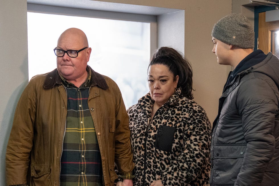 paddy kirk, mandy dingle, dylan penders, emmerdale