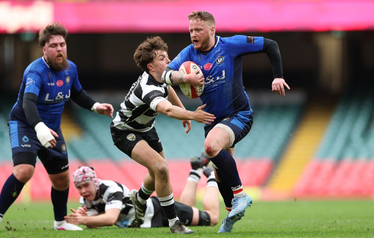 Dafydd Daniel of New Dock Stars races in to score try